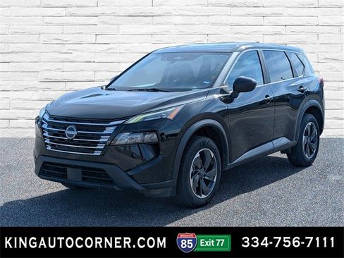 Used 2024 Nissan Rogue SV image 1