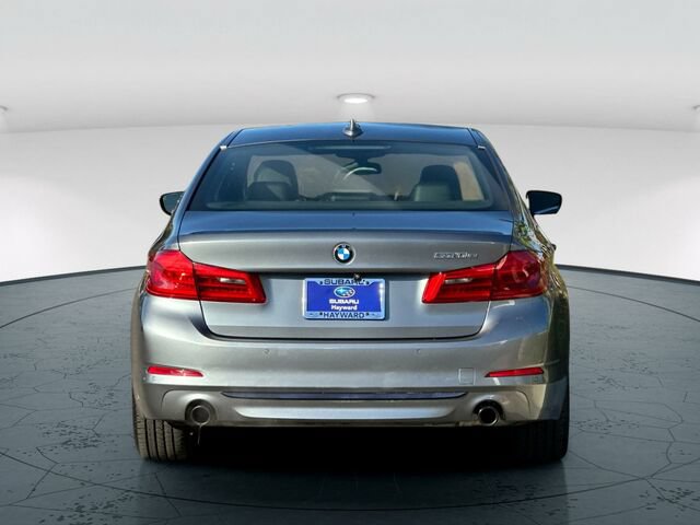 Used 2019 BMW 530e w/ Convenience Package RWD image 5