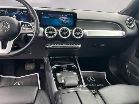 Certified 2022 Mercedes-Benz GLB 250 4MATIC image 11