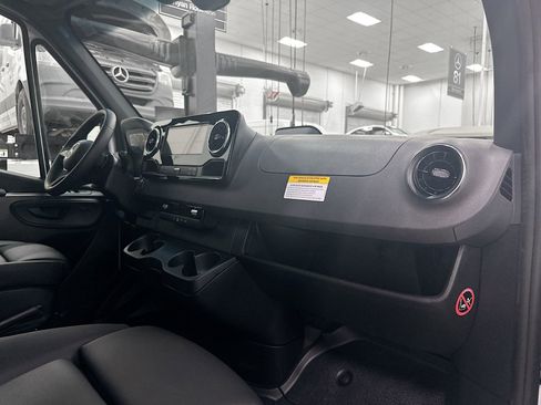 New 2026 Mercedes-Benz Sprinter 2500 image 28