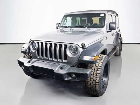 Used 2018 Jeep Wrangler Unlimited Sport S image 4