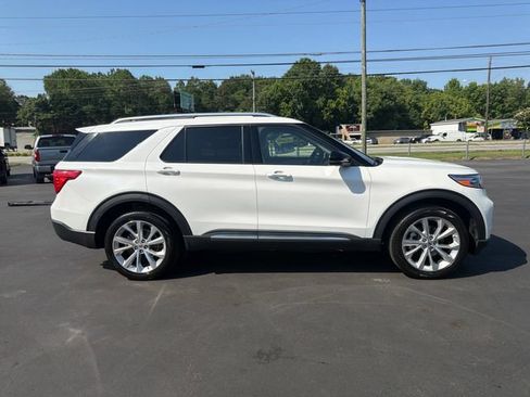Used 2022 Ford Explorer Platinum w/ Equipment Group 601A AWD/4WD image 4