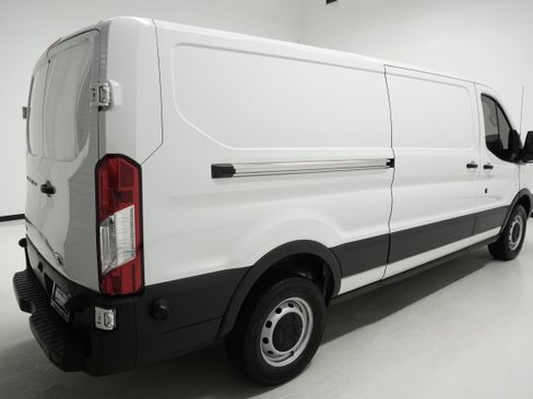 Used 2016 Ford Transit 250 image 4