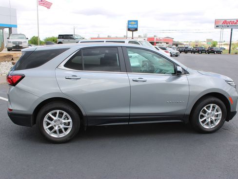 Used 2024 Chevrolet Equinox LT w/ Driver Convenience Package AWD/4WD image 9