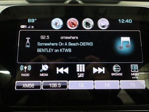 Used 2018 Chevrolet Equinox LT w/ Sun & Infotainment Package FWD image 16
