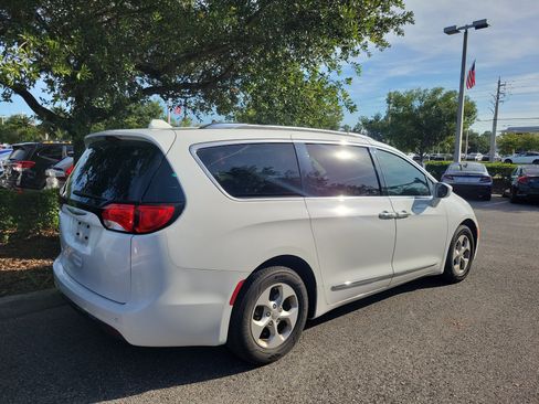 Used 2017 Chrysler Pacifica Touring-L Plus FWD image 30