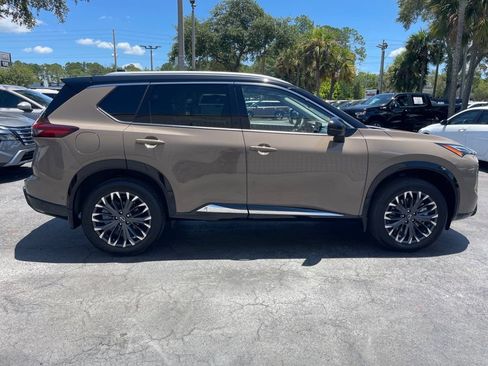 Used 2025 Nissan Rogue Platinum w/ Tech Package FWD image 7