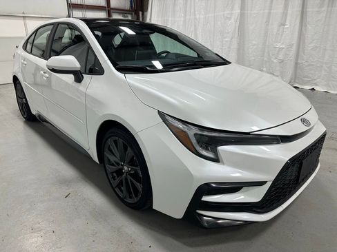 Used 2025 Toyota Corolla XSE image 1