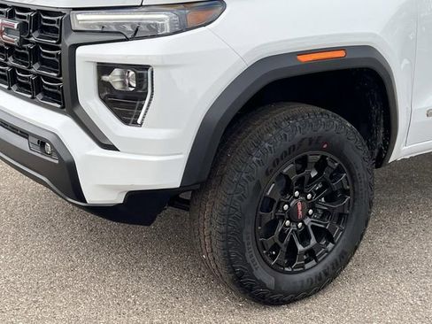 New 2026 GMC Canyon Elevation w/ Convenience Package image 9