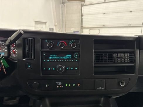 Used 2022 GMC Savana 2500 Extended RWD image 12