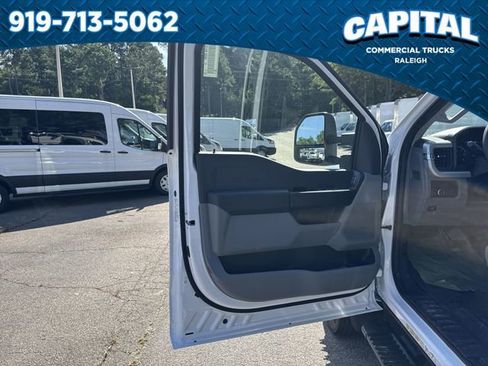 New 2025 Ford F550 4x4 Crew Cab image 21