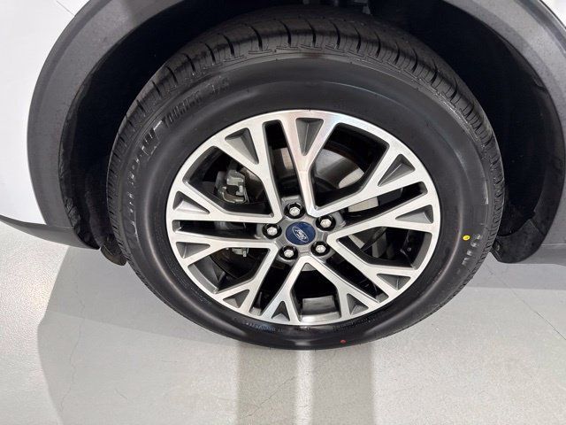Used 2020 Ford Escape SEL FWD image 4