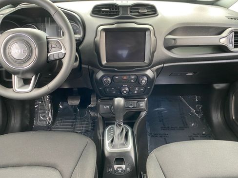Used 2023 Jeep Renegade Latitude AWD/4WD image 11