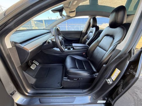 Used 2021 Tesla Model Y Long Range AWD/4WD image 20