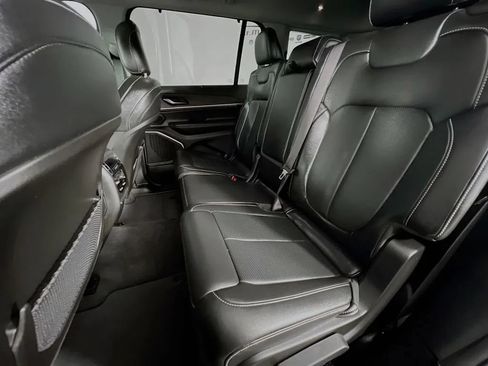 Used 2021 Jeep Grand Cherokee L Limited w/ Luxury Tech Group II AWD/4WD image 26