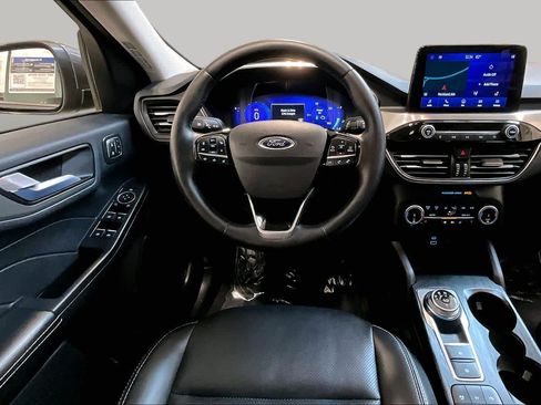 Used 2022 Ford Escape Titanium FWD image 6