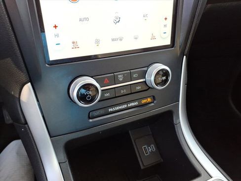 Used 2023 Ford Edge SEL w/ Convenience Package image 17