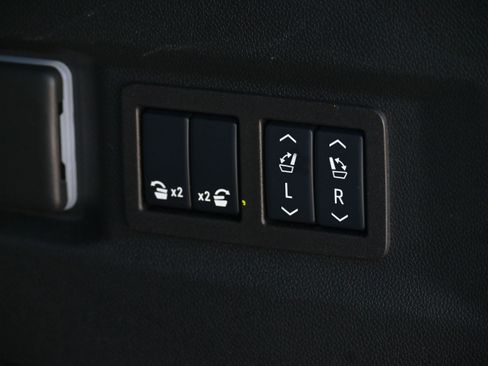 Used 2025 GMC Yukon AT4 Ultimate image 43