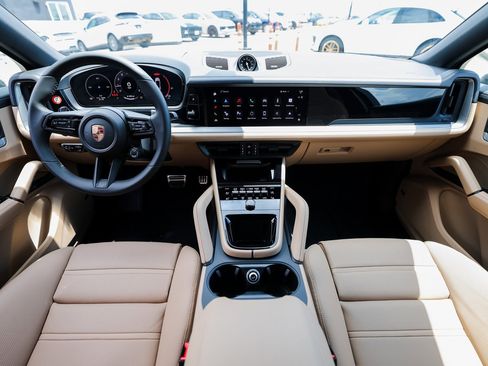 New 2025 Porsche Cayenne S image 24