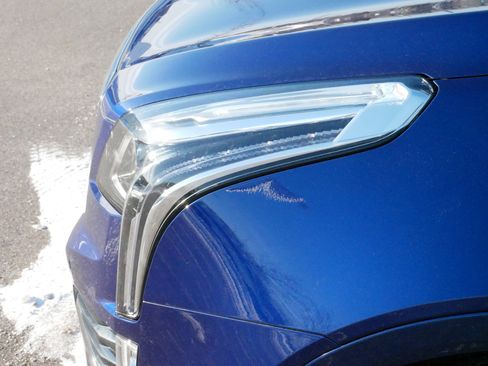 Certified 2023 Cadillac XT5 Sportv w/ LPO, Floor Liner Package image 16