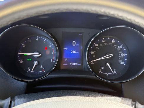 Used 2018 Toyota C-HR XLE image 17