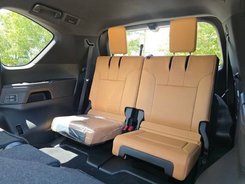 New 2026 Lexus LX 600 4WD w/ Accessory Package (Z1) image 17