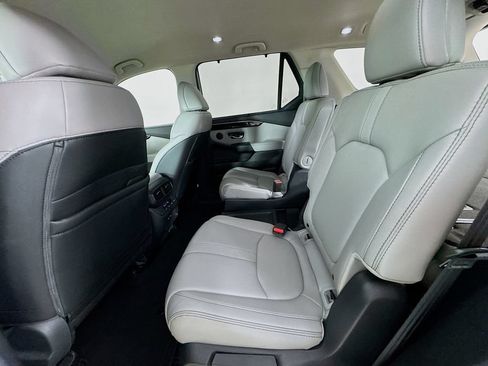 Used 2024 Honda Pilot EX-L image 32
