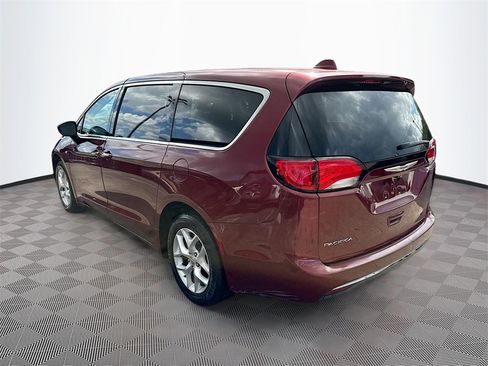 Used 2017 Chrysler Pacifica Touring Plus w/ Tire & Wheel Group image 8