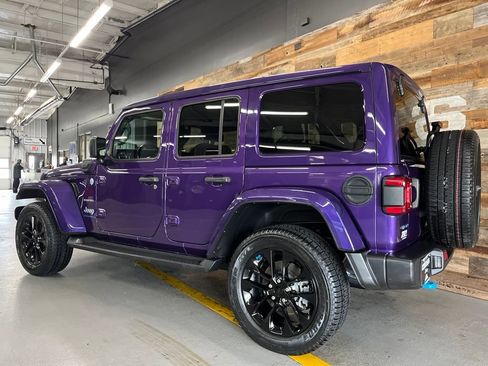 Used 2023 Jeep Wrangler Unlimited Sahara w/ Cold Weather Group AWD/4WD image 28