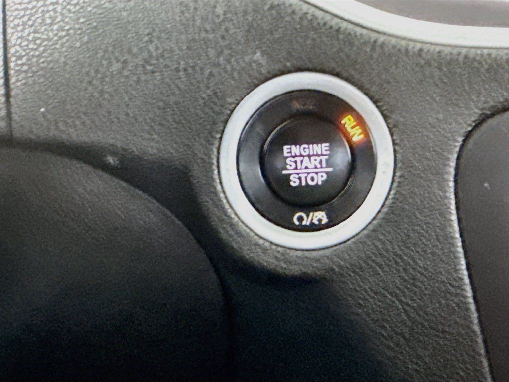 Used 2022 Dodge Charger SXT RWD image 16