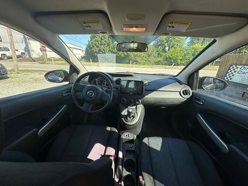 Used 2013 MAZDA MAZDA2 Sport FWD image 12