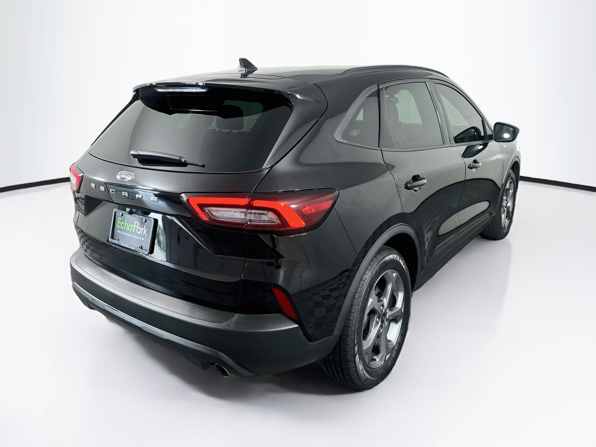 Used 2025 Ford Escape ST-Line FWD image 9
