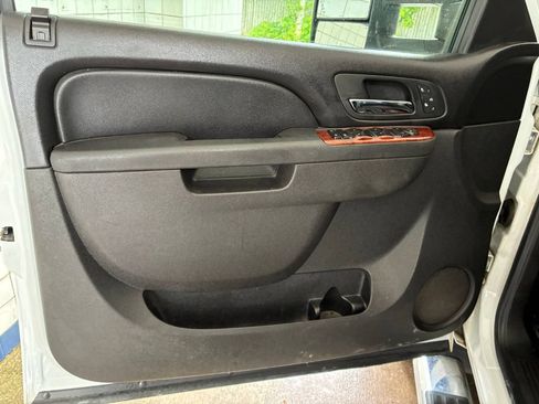 Used 2011 GMC Sierra 3500 SLT AWD/4WD image 10