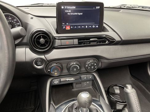 Used 2021 MAZDA MX-5 Miata RF Club w/ Appearance Package RWD image 13