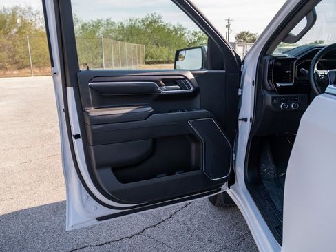 Used 2024 GMC Sierra 1500 SLT image 10