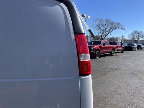 Used 2024 Chevrolet Express 2500 Work Van w/ Driver Convenience Package image 32