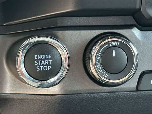 Used 2021 Toyota Tacoma TRD Off-Road w/ Technology Package AWD/4WD image 10