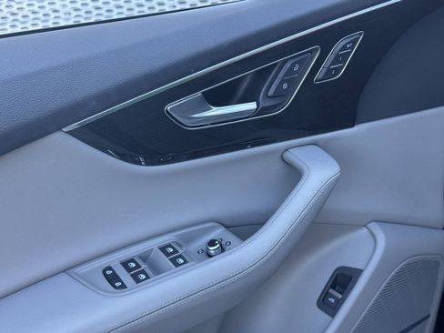 Used 2024 Audi Q7 3.0T Premium Plus image 21