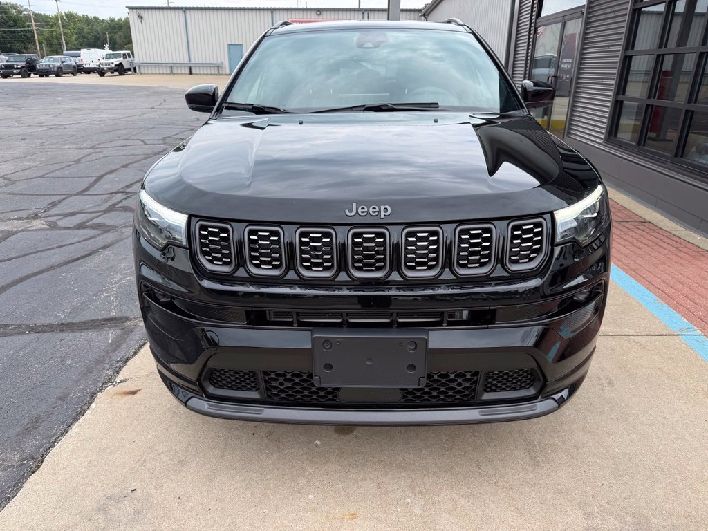 Used 2024 Jeep Compass Limited w/ High Altitude Package AWD/4WD image 2