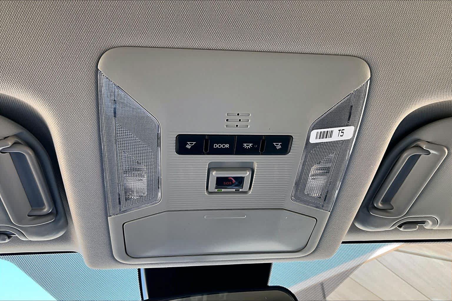 Used 2025 Toyota RAV4 XLE AWD/4WD image 31