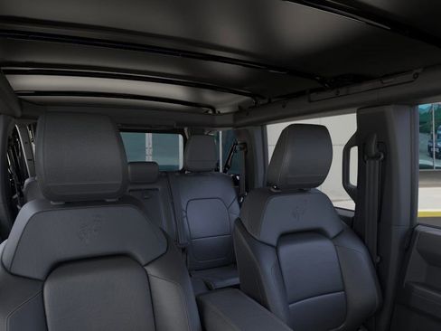 New 2025 Ford Bronco Badlands image 12