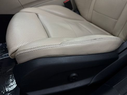 Used 2016 Mercedes-Benz C 300 4MATIC Sedan image 33