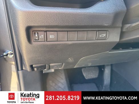 Used 2025 Toyota RAV4 XLE w/ Convenience Package FWD image 13