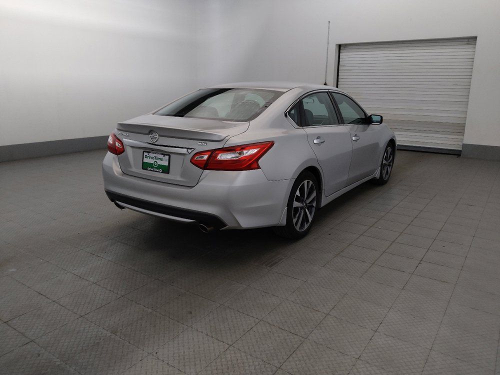 Used 2016 Nissan Altima 2.5 SR FWD image 9