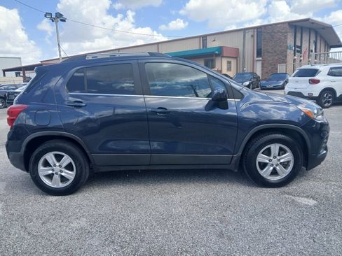 Used 2018 Chevrolet Trax LT FWD image 4