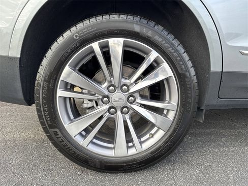 Certified 2025 Cadillac XT5 Premium Luxury image 17