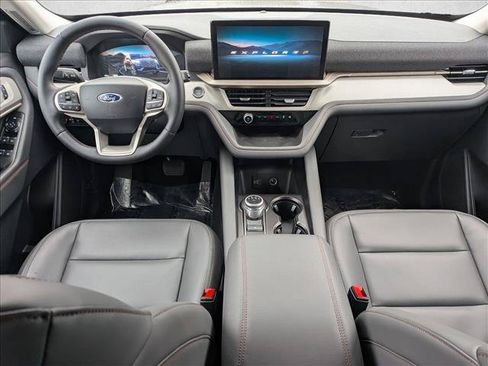 New 2026 Ford Explorer Active w/ Active Comfort Package AWD/4WD image 14
