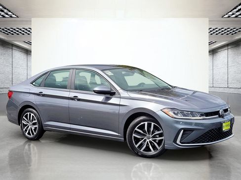 New 2026 Volkswagen Jetta SE FWD image 2