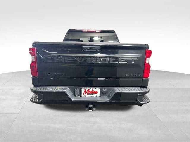 Used 2023 Chevrolet Silverado 1500 Custom Trail Boss w/ LPO, Dark Essentials Package AWD/4WD image 4