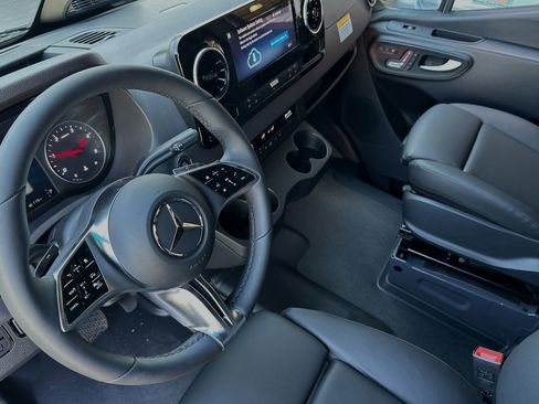 New 2025 Mercedes-Benz Sprinter 2500 image 17